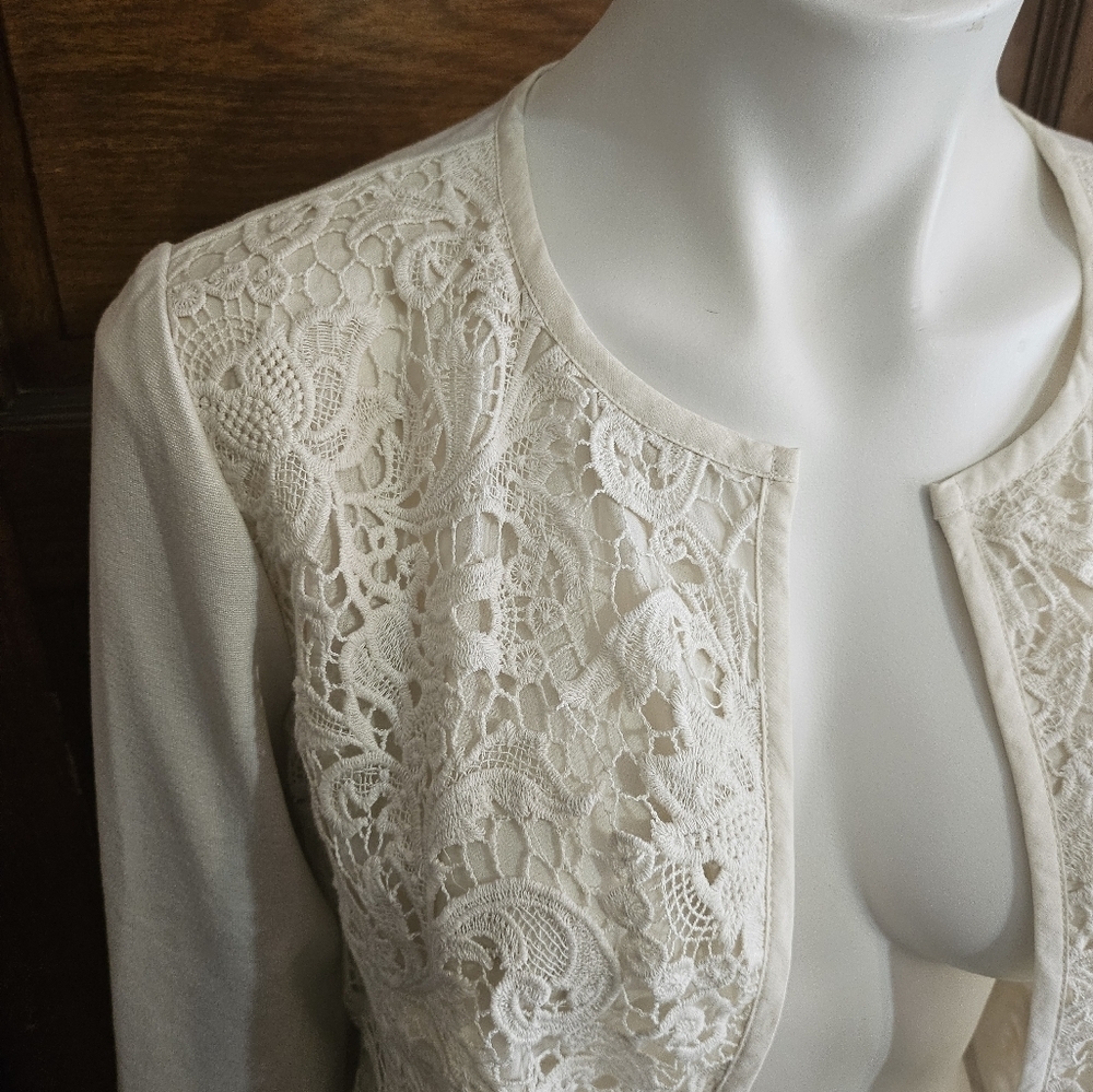 Chico's Ivory Crochet Lace Bolero jacket Size 1 (S) - Picture 5 of 10